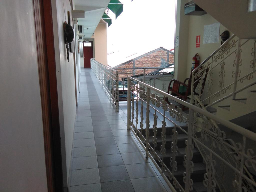 Hostal El Colibri Iquitos Luaran gambar
