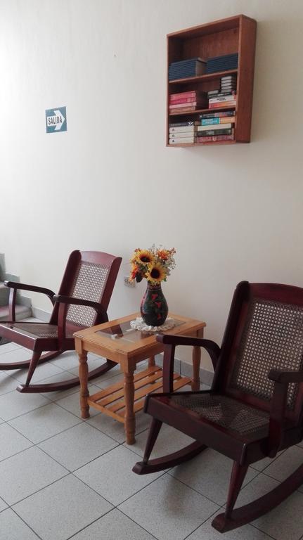Hostal El Colibri Iquitos Luaran gambar