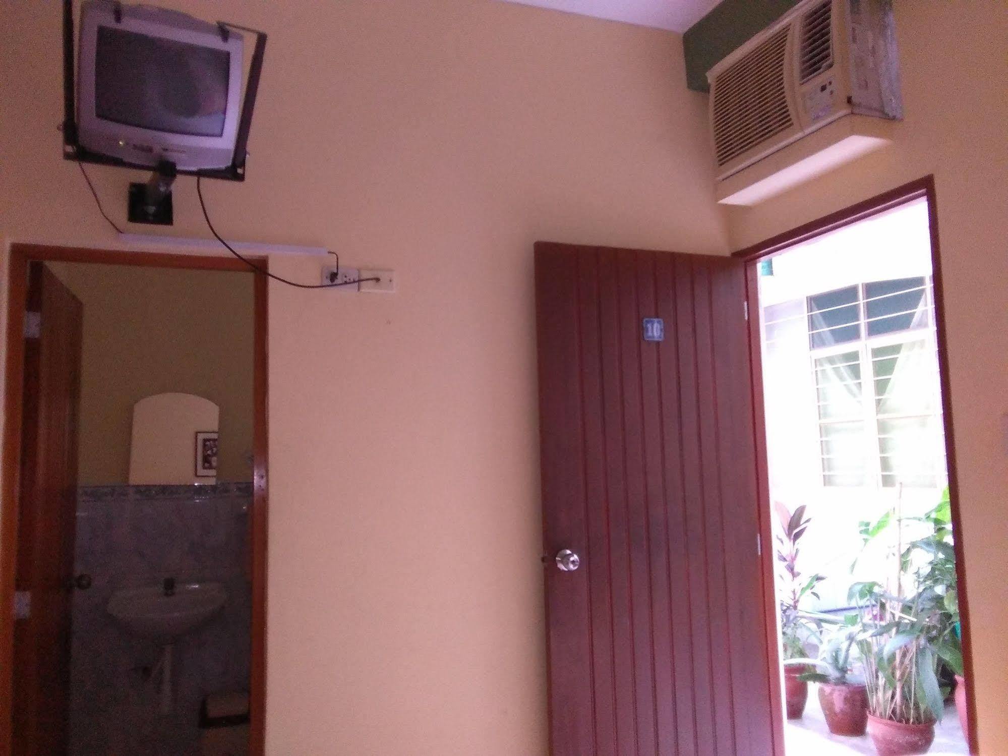 Hostal El Colibri Iquitos Luaran gambar