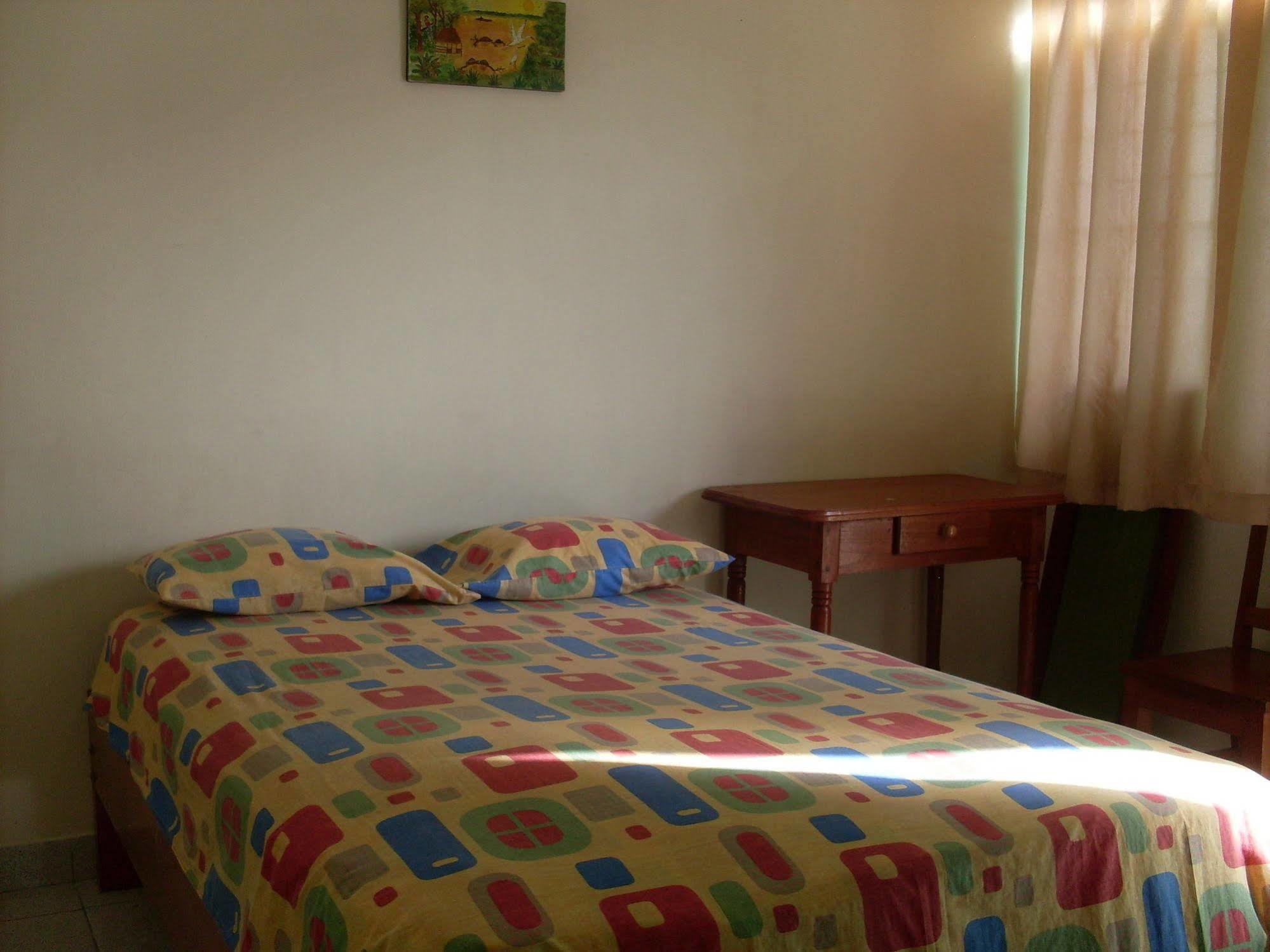 Hostal El Colibri Iquitos Luaran gambar