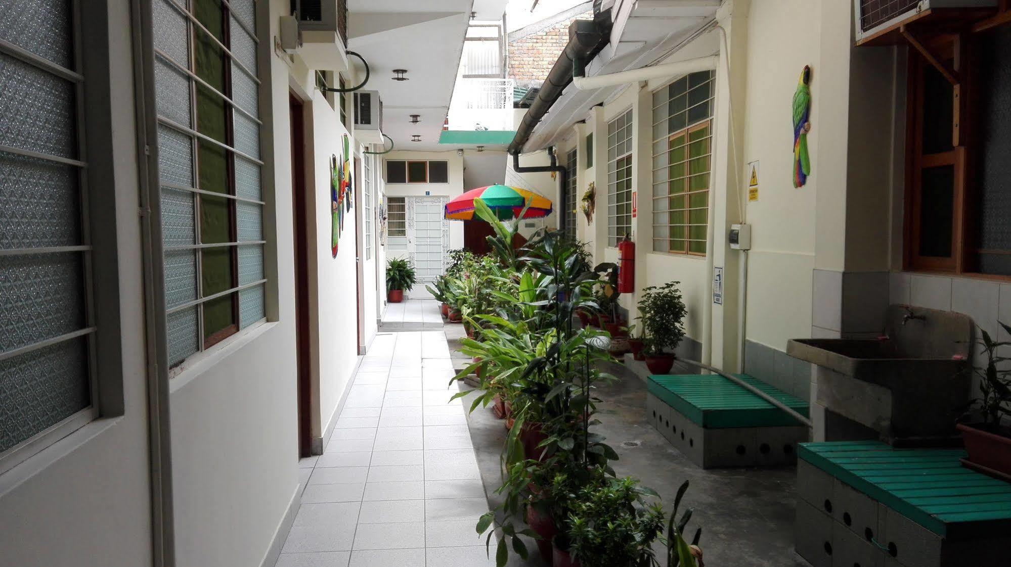 Hostal El Colibri Iquitos Luaran gambar