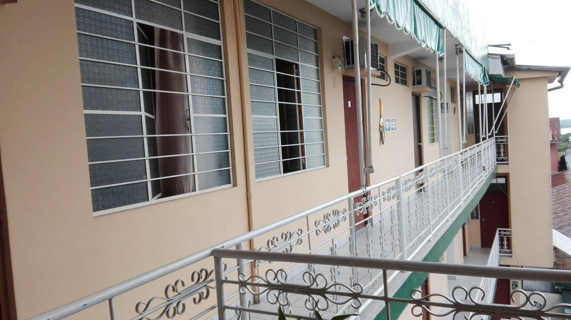Hostal El Colibri Iquitos Luaran gambar