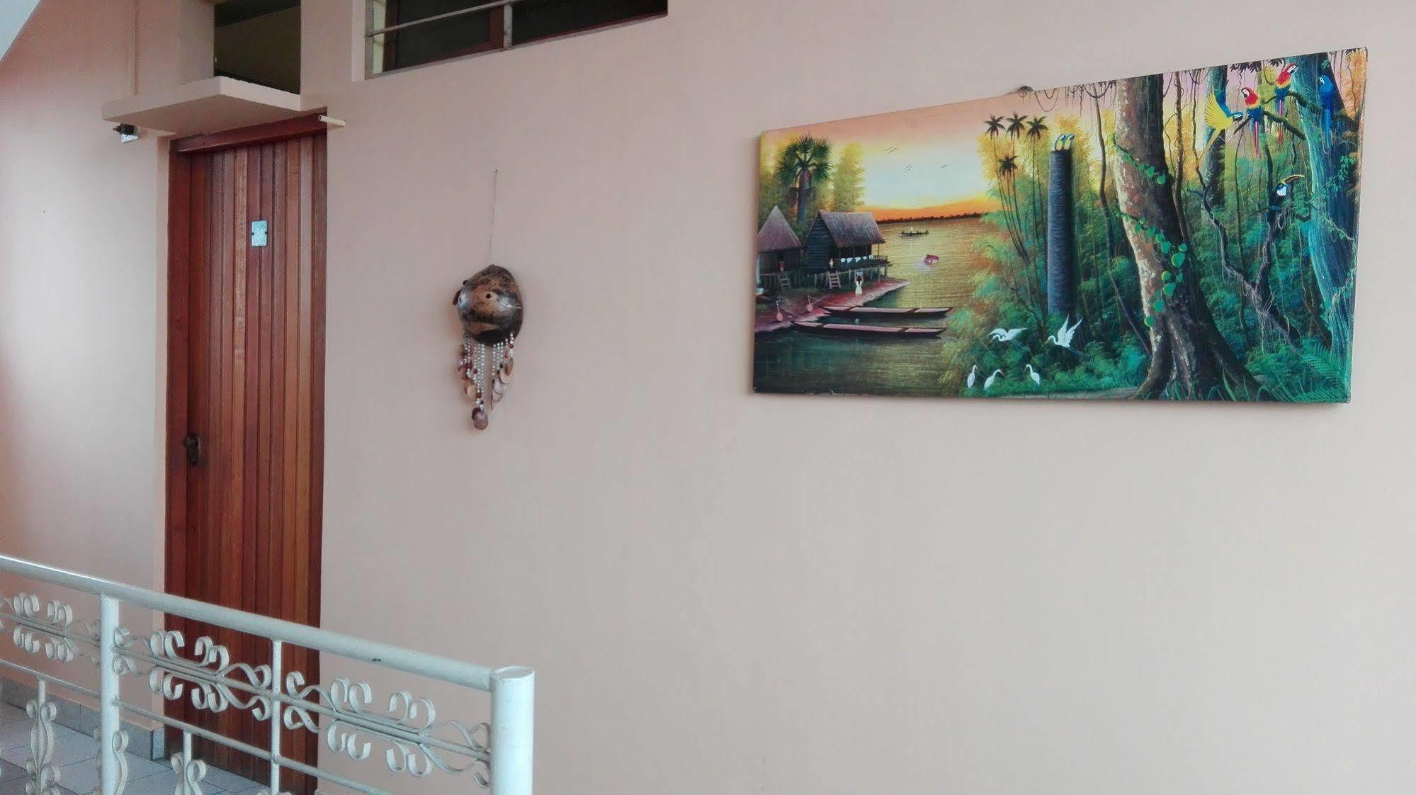 Hostal El Colibri Iquitos Luaran gambar